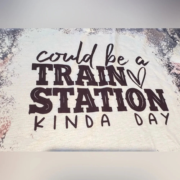 EMERY ROSE : ladies Yellowstone themed t-shirt. Size: 1XL - Picture 3 of 10